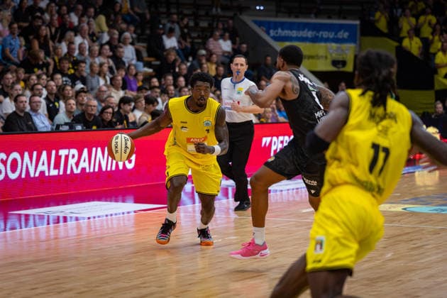 Philip Alston (Kreisbau Kirchheim Knights, 01) GER, Kreisbau Kirchheim Knights vs. MHP RIESEN Ludwigsburg, easyCredit BBL, Netto BBL Pokal, Runde 1, Saison 2026 2027, 13.09.2026 GER, Kreisbau Kirchheim Knights vs. MHP RIESEN Ludwigsburg, easyCredit BBL, Netto BBL Pokal, Runde 1, Saison 2026 2027, 13.09.2026 Goeppingen Copyright: xEibner-Pressefoto NinaxSanderx EP_NSR