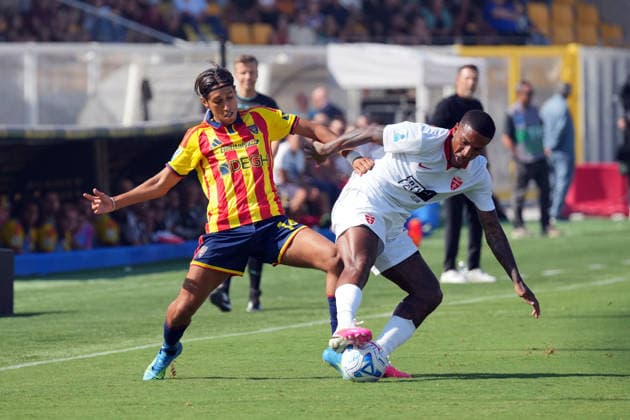 IPA88483756 - Youssef Maleh of US Lecce in action against Michael Folorunsho of AC Monza during the US Lecce vs. AC Monza Italian Serie A soccer match in Lecce, Italy, on September 13, 2026  Copyright: xEmmanuelexMastrodonato IPAxSportx xx IPA88483756