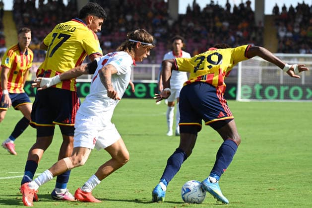 IPA88483761 - Ricardo Mangas (AC Monza) against Coulibaly Lassana (US Lecce) during the US Lecce vs. AC Monza Italian Serie A soccer match in Lecce, Italy, on September 13, 2026  Copyright: xPasqualexGolia IPAxSportx xx IPA88483761