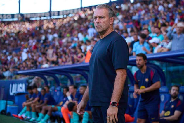 Levante UD v FC Barcelona, Barca - LaLiga EA Sports 2026 27 VALENCIA, SPAIN - SEPTEMBER 13: Hansi Flick, head coach of FC Barcelona looks on prior to the LaLiga EA Sports 2026 27 match between Levante UD and FC Barcelona at Estadi Ciutat de Valencia on September 13, 2026, in Valencia, Spain. (Photo by Francisco Macia Photo Players Images Magara Press) Valencia Estadi Ciutat de Valencia Spain Copyright: xFranciscoxMaciax