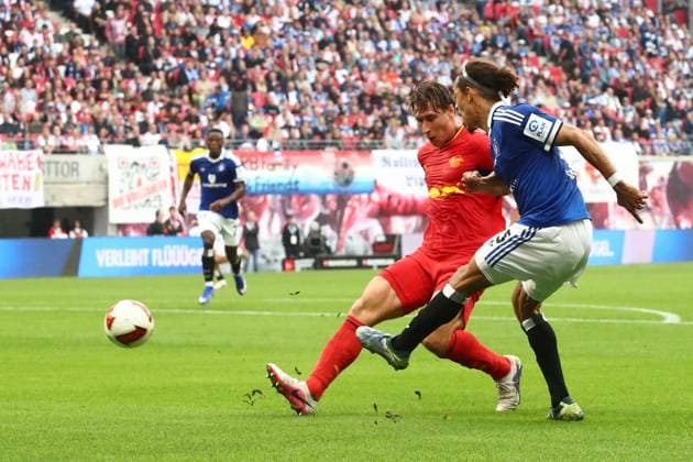 RB Leipzig - Hamburger SV Bundesliga Leipzig, 13.09.2026, Red Bull Arena, Fußball, Männer, Saison 2026 2027, 1. Bundesliga, 3. Spieltag, RB Leipzig - Hamburger SV , Im Bild v.l.: Willi Orban (4, RB Leipzig) und Yussuf Poulsen ( 15, HSV) ,