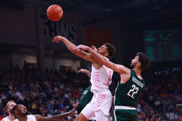 Alijah Comithier (Bonn) gegen Lucas Dussoulier (Nanterre), Bonn, Deutschland, 13.09.2026, Basketball, Testspiel, Telekom Baskets Bonn vs Nanterre 92.