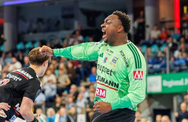 13.09.2026 - Handball - 1. Bundesliga OPEL HBL - Saison 2026 2027 - 04. Spieltag: HC Erlangen Metropolregion Nürnberg HCE - Bergischer HC - DaMa - xdaxmax - Rubens Pierre (93, HC Erlangen HCE ) ballt Faust Fäuste freut sich Freude