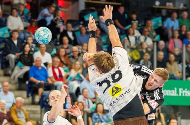 13.09.2026 - Handball - 1. Bundesliga OPEL HBL - Saison 2026 2027 - 04. Spieltag: HC Erlangen Metropolregion Nürnberg HCE - Bergischer HC - DaMa - xdaxmax - Tom Bergner (28, Bergischer HC ) Sander Andreassen Overjordet ( 8, HC Erlangen HCE )
