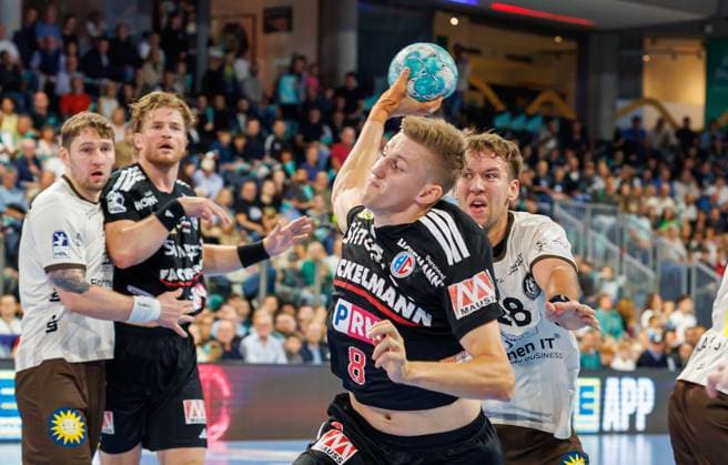 13.09.2026 - Handball - 1. Bundesliga OPEL HBL - Saison 2026 2027 - 04. Spieltag: HC Erlangen Metropolregion Nürnberg HCE - Bergischer HC - DaMa - xdaxmax - Sander Andreassen Overjordet ( 8, HC Erlangen HCE ) Tom Bergner (28, Bergischer HC )