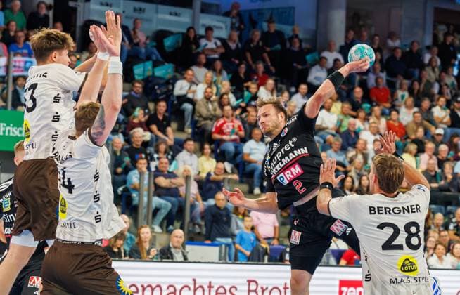 13.09.2026 - Handball - 1. Bundesliga OPEL HBL - Saison 2026 2027 - 04. Spieltag: HC Erlangen Metropolregion Nürnberg HCE - Bergischer HC - DaMa - xdaxmax - Frieder Bandlow (2, HC Erlangen HCE )