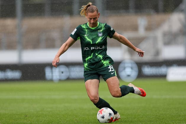 Sarai Linder (VFL Wolfsburg, 39) am Ball VfB Stuttgart vs. VfL Wolfsburg, Fussball, Frauen Bundesliga, 4. Spieltag, Spielzeit 2026 2027, 13.09.2026 VfB Stuttgart vs. VfL Wolfsburg, Fussball, Frauen Bundesliga, 4. Spieltag, Spielzeit 2026 2027, 13.09.2026 Copyright: xEibner-Pressefoto SoerenxHerwegx EP_SHG