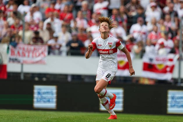 Maximiliane Rall (VfB Stuttgart, 8) schaut nach dem Ball VfB Stuttgart vs. VfL Wolfsburg, Fussball, Frauen Bundesliga, 4. Spieltag, Spielzeit 2026 2027, 13.09.2026 VfB Stuttgart vs. VfL Wolfsburg, Fussball, Frauen Bundesliga, 4. Spieltag, Spielzeit 2026 2027, 13.09.2026 Copyright: xEibner-Pressefoto SoerenxHerwegx EP_SHG