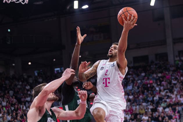Testspiel: Telekom Baskets Bonn vs. JSF Nanterre 92, 13.09.2026 Alijah Comithier (Telekom Baskets Bonn 2) punktet -- Testspiel: Telekom Baskets Bonn vs. JSF Nanterre 92, 13.09.2026, Telekom Dome Bonn Copyright: xBEAUTIFULxSPORTS Derixx
