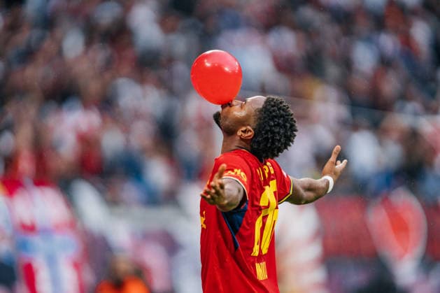 Deutschland: Bundesliga 2026 - 2027, 3. Spieltag - RB Leipzig vs Hamburger SV - Red Bull Arena (Leipzig): Christopher Nkunku (RB Leipzig, 28) Tor, Torjubel, Emotionen, Jubel, Freude, Luftballon Copyright: xTomxLauruschkatx