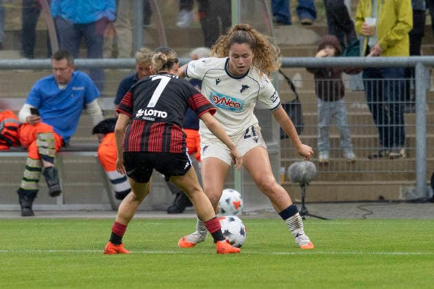 Google Pixel Frauen Bundesliga: Eintracht Frankfurt - TSG Hoffenheim, 13.09.2026 Laia Martret (TSG Hoffenheim 21) und Ereleta Memeti (Eintracht Frankfurt 7) im zweikampf um den Ball, Eintracht Frankfurt - TSG Hoffenheim, Frankfurt, Stadion am Brentanobad, 13.9.2026 Copyright: xBEAUTIFULxSPORTS Gawlikx
