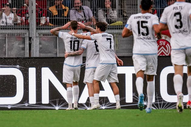 Deutschland: Fussball Saison 2026 2027 , 3. Liga , 5. Spieltag , SV Wehen Wiesbaden vs. SV Waldhof Mannheim - Brita-Arena (Wiesbaden) : Julian Ulbricht (SV Waldhof Mannheim, 10) Tor und Torjubel zum 0:1, Tor, Torjubel, Jubel, Freude, Emotionen Wiesbaden Brita-Arena Deutschland Germany Copyright: xBennetxLongx