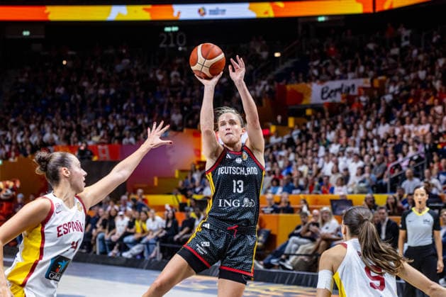 Basketball Berlin 13.09.2026 FIBA Women™s Basketball World Cup Germany 2026 Spiel um Platz 3 Bronze Medal Game Spanien (ESP) - Deutschland (GER) Leonie Fiebich (Deutschland, No.13)