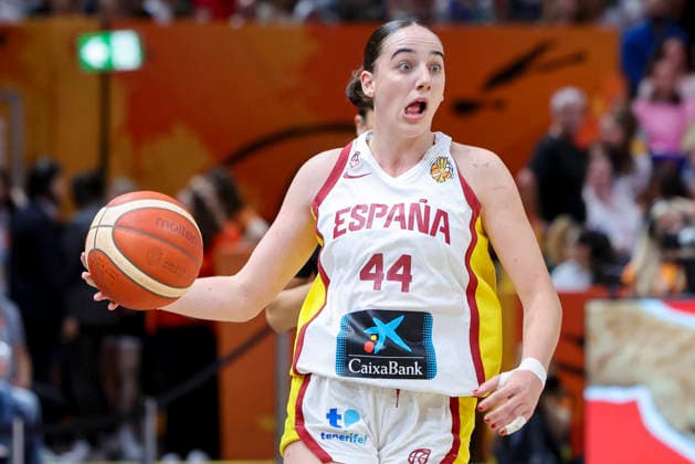 Iyana Martin (Spain) controls the ball during the FIBA Women s Basketball World Cup Germany 2026 3rd-place match between Spain and Germany at Berlin Arena on September 13, 2026 in Berlin, Germany. (Photo by Marco Steinbrenner DeFodi Images) -