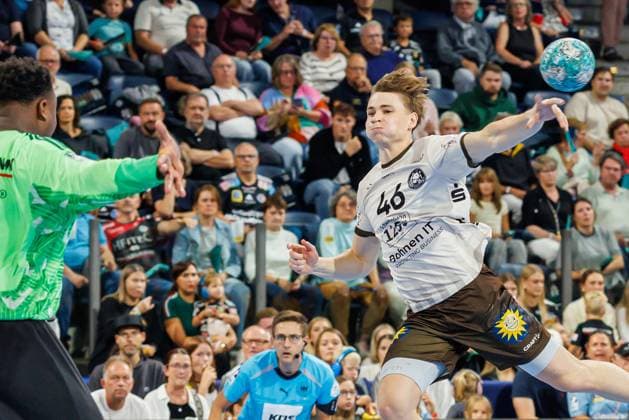 13.09.2026 - Handball - 1. Bundesliga OPEL HBL - Saison 2026 2027 - 04. Spieltag: HC Erlangen Metropolregion Nürnberg HCE - Bergischer HC - DaMa - xdaxmax - Rubens Pierre (93, HC Erlangen HCE ) Julian Fuchs (46, Bergischer HC )