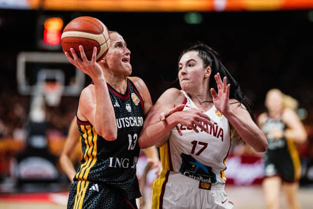FIBA Women™s Basketball World Cup 2026: Spanien vs. Deutschland, 13.09.2026 Leonie Fiebich (Deutschland, 13), Megan Gustafson (Spanien, 17); Basketball, FIBA Women™s Basketball World Cup 2026, Final Phase, Spiel um Platz 3: Spanien vs. Deutschland am 13.09.2026 in der Uber Arena, Berlin Copyright: xBEAUTIFULxSPORTS Tonhäuserx