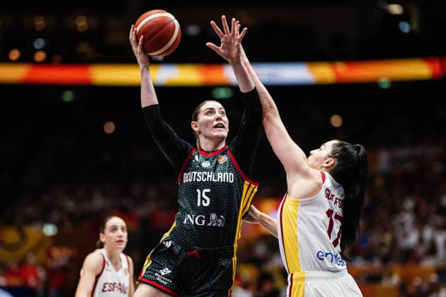 FIBA Women™s Basketball World Cup 2026: Spanien vs. Deutschland, 13.09.2026 Luisa Geiselsoder (Deutschland, 15), Megan Gustafson (Spanien, 17); Basketball, FIBA Women™s Basketball World Cup 2026, Final Phase, Spiel um Platz 3: Spanien vs. Deutschland am 13.09.2026 in der Uber Arena, Berlin Copyright: xBEAUTIFULxSPORTS Tonhäuserx
