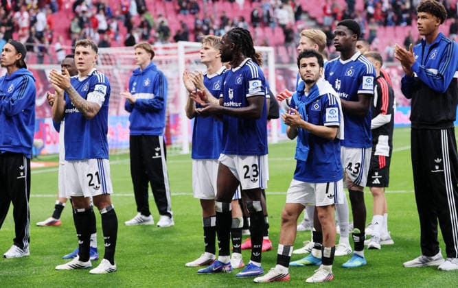 RB Leipzig - Hamburger SV Bundesliga Leipzig, 13.09.2026, Red Bull Arena, Fußball, 1.Bundesliga, 3.Spieltag , RB Leipzig vs. Hamburger SV 5:0 (2:0) , Im Bild:Enttäuschung bei Hamburg nach dem Spiel. Nur zur redaktionellen Nutzung. Only editorial use. , DFL DFB regulations prohibit any use of photographs as image sequences and or quasi-video. ,