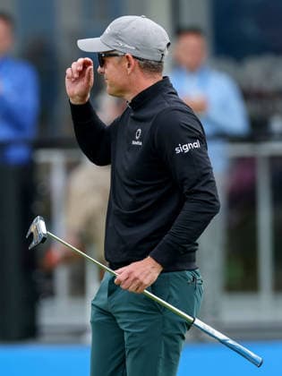 2026 Amgen Irish Open - Fourth Round, Trump International Golf Links, Doonbeg 13 9 2026 Luke Donald stands on the eighteenth green Luke Donald stands on the eighteenth green 13 9 2026  Copyright: xx DC1A8106