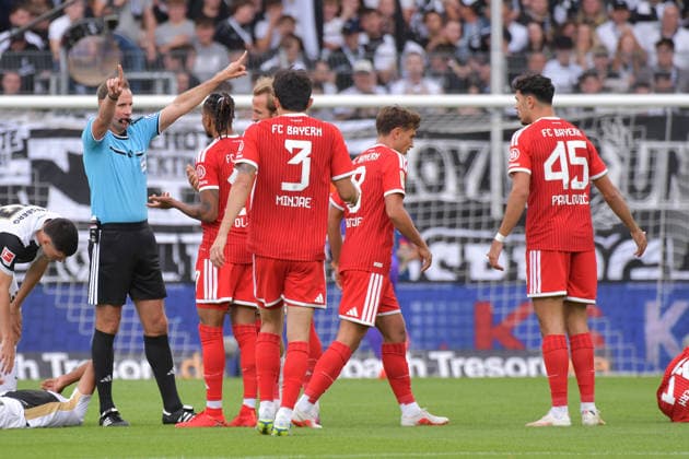 13.09.2026, xblx, Fussball 1.Bundesliga, SV Elversberg - FC Bayern München v.l. Schiedsrichter Sascha Stegemann (DFL DFB REGULATIONS PROHIBIT ANY USE OF PHOTOGRAPHS as IMAGE SEQUENCES and or QUASI-VIDEO) Elversberg