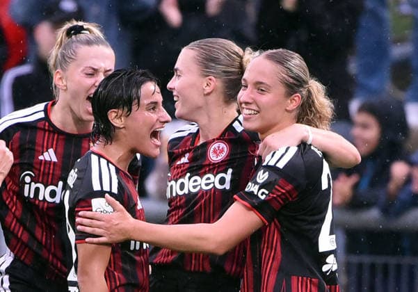 13.09.2026, xhbx, Fussball Google Pixel Frauen-Bundesliga, Eintracht Frankfurt - TSG Hoffenheim v.l. Torjubel, Goal celebration, celebrate the goal 3:2 durch Danique Tolhoek (Eintracht Frankfurt Damen) Frankfurt am Main
