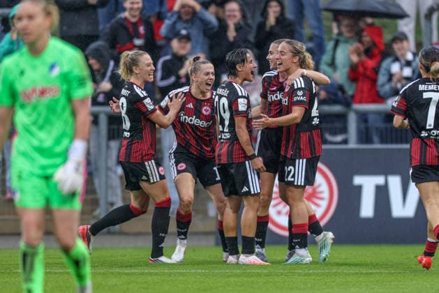 GER, Frankfurt, Eintracht Frankfurt vs TSG Hoffenheim, Google Pixel Frauen Bundesliga, Fussball, DFB, Spielzeit 2026 2027, Stadion am Brentanobad, 4. Spieltag im Bild: Danique Tolhoek (Eintracht Frankfurt Frauen 22) erzielt das 3:2, Tor, Jubel und Freude, Emotionen DFB DFL REGULATIONS PROHIBIT ANY USE OF PHOTOGRAPHS AS IMAGE SEQUENCES AND OR QUASI-VIDEO, 13.09.2026 Copyright: HMBxMedia HendrikxHamelau