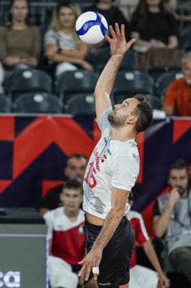 Turkiye - Switzerland - CEV EuroVolley 2026 Men CLUJ, ROMANIA - SEPTEMBER 13: Fabrice Egger (R) of Switzerland competes against Turkish players during the CEV EuroVolley 2026 Men s European Volleyball Championship Pool D match between Turkiye and Switzerland at BT Arena in Cluj, Romania, on September 13, 2026. Osmancan Gurdogan Anadolu Cluj Romania. Editorial use only. Please get in touch for any other usage.  Copyright: x2026xAnadoluxOsmancanxGurdoganx