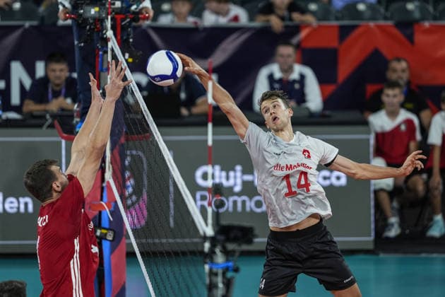 Turkiye - Switzerland - CEV EuroVolley 2026 Men CLUJ, ROMANIA - SEPTEMBER 13: Fabrice Egger (R) of Switzerland competes against Turkish players during the CEV EuroVolley 2026 Men s European Volleyball Championship Pool D match between Turkiye and Switzerland at BT Arena in Cluj, Romania, on September 13, 2026. Osmancan Gurdogan Anadolu Cluj Romania. Editorial use only. Please get in touch for any other usage.  Copyright: x2026xAnadoluxOsmancanxGurdoganx
