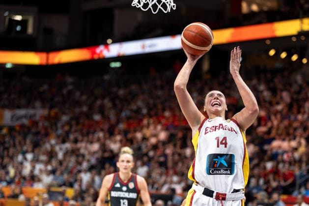 Raquel Carrera (Spanien, 14) beim Korbleger, GER, Spanien vs. Deutschland, Basketball, FIBA Women s World Cup 2026, Spiel um Platz 3, 13.09.2026 GER, Spanien vs. Deutschland, Basketball, FIBA Women s World Cup 2026, Spiel um Platz 3, 13.09.2026 Berlin Copyright: xEibner-Pressefoto MaxxVincenx EP_MVN