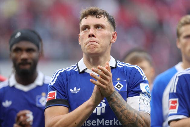 13.09.2026, xtgx, Fussball, 1. Bundesliga, RB Leipzig - Hamburger SV, v.l. Nicolai Remberg (Hamburg, 21) enttaeuscht, enttäuscht, schaut enttaeuscht, niedergeschlagen, disappointed (DFL DFB REGULATIONS PROHIBIT ANY USE OF PHOTOGRAPHS as IMAGE SEQUENCES and or QUASI-VIDEO) Leipzig