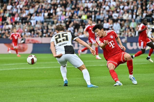 1. Fussball Bundesliga: SV Elversberg - FC Bayern Muenchen, 13.09.2026 ELVERSBERG, GERMANY; 13. SEPTEMBER: im Duell Lukas PETKOV (SV Elversberg 25) und Minjae KIM (FC Bayern Munich 3) während dem Match der Bundesliga zwischen der SV Elversberg und dem FC Bayern München am 3. Spieltag in der Ursapharm-Arena an der Kaiserlinde DFL REGULATIONS PROHIBIT ANY USE OF PHOTOGRAPHS AS IMAGE SEQUENCES AND OR QUASI-VIDEO Copyright: xBEAUTIFULxSPORTS Goldbergx