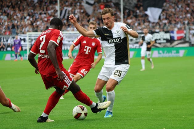 13.09.2026, Fussball, Herren, 1. Bundesliga, Saison 2026 2027, SV 07 Elversberg - FC Bayern München, Dayot Upamecano (FC Bayern München), Lukas Petkov (SV 07 Elversberg) Elversberg Ursapharm-Arena an der Kaiserlinde Saarland Deutschland (DEU) Copyright: xFabianxKleerx