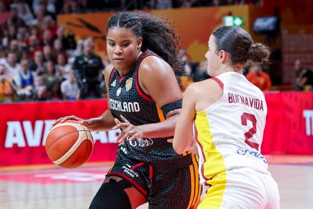 Nyara Sabally (Germany) und Elena Buenavida (Spain) battle for the ball during the FIBA Women s Basketball World Cup Germany 2026 3rd-place match between Spain and Germany at Berlin Arena on September 13, 2026 in Berlin, Germany. (Photo by Marco Steinbrenner DeFodi Images) -
