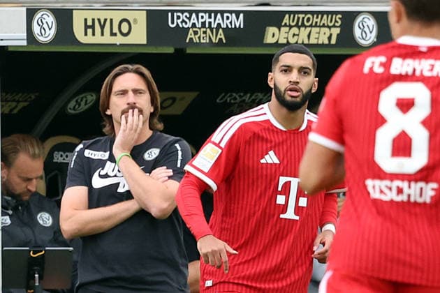 13.09.2026, xrekx, Fussball 1.Bundesliga, SV Elversberg - FC Bayern München v.l. Vincent Wagner Trainer (SV 07 Elversberg) Ismael Saibari (FC Bayern Muenchen) (DFL DFB REGULATIONS PROHIBIT ANY USE OF PHOTOGRAPHS as IMAGE SEQUENCES and or QUASI-VIDEO) Elversberg