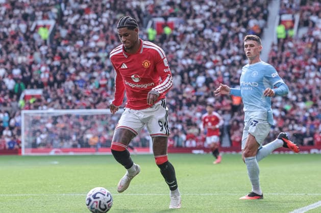 Premier League: Manchester United, ManU v Manchester City Marcus Rashford of Manchester United battle for the ball during the Premier League match Manchester United vs Manchester City at Old Trafford, Manchester, United Kingdom on 13 September 2026 (Photo by Mark Cosgrove News Images) Manchester Old Trafford Greater Manchester United Kingdom Copyright: xMarkxCosgrove NewsxImagesx