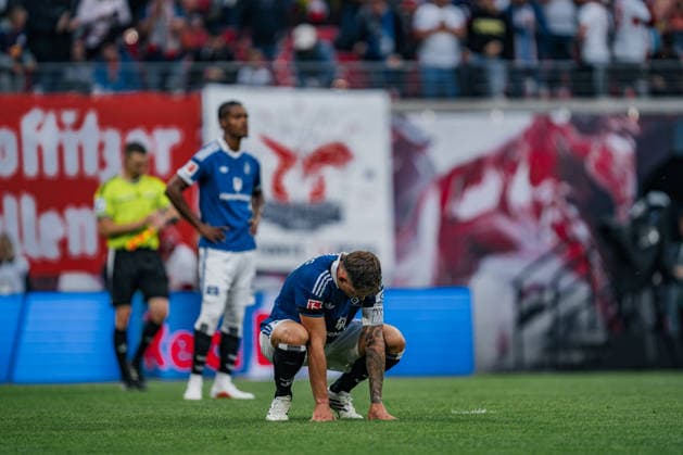 Deutschland: Bundesliga 2026 - 2027, 3. Spieltag - RB Leipzig vs Hamburger SV - Red Bull Arena (Leipzig): Nicolai Remberg (Hamburger SV, 21) Abpfiff, Enttäuschung, Emotionen, nach dem Spiel, Geste, Gestik Copyright: xTomxLauruschkatx