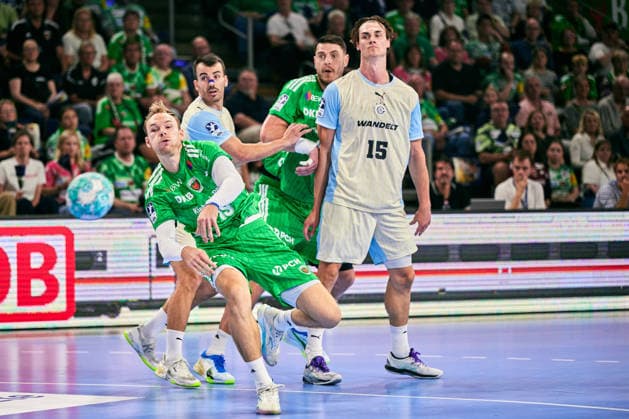 Mathias Gidsel (Fuechse Berlin, 19), Miro Schluroff (VfL Gummersbach, 15), GER, Fuechse Berlin vs. VfL Gummersbach, 1.Bundesliga, Opel HBL, Saison 2026 27, 4. Spieltag, 13.09.2026 GER, Fuechse Berlin vs. VfL Gummersbach, 1.Bundesliga, Opel HBL, Saison 2026 27, 4. Spieltag, 13.09.2026 Berlin