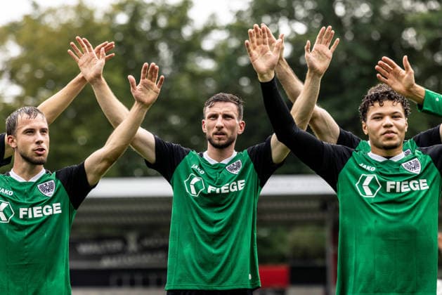 VfB Stuttgart II vs. SC Preussen Muenster, Fussball, 3. Liga, 5. Spieltag, WIRmachenDRUCK Arena Großaspach 13.09.26 Jubel Freude nach Spielende und dem Auswärtssieg für SC Preussen Muenster. Philipp Maier (SC Preussen Muenster, 26) VfB Stuttgart II vs. SC Preussen Muenster, Fussball, 3. Liga, 5. Spieltag, WIRmachenDRUCK Arena Großaspach 13.09.26 Foto: Lucca Fundel Großaspach WIRmachenDRUCK Arena Baden-Württemberg Deutschland