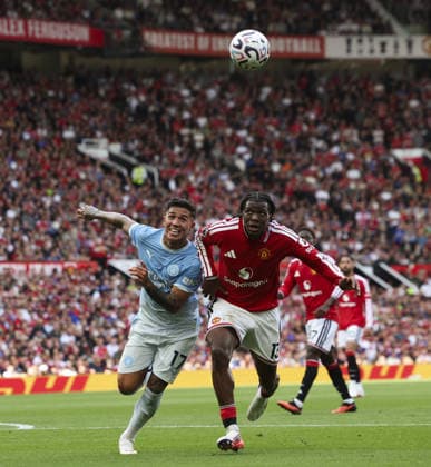 Manchester United, ManU v Manchester City, FA Premier League 13.09.26 Manchester United v Manchester City, FA Premier League Bradley Ormesher The Times Enzo Fernández of Manchester City and Patrick Dorgu of Manchester United  Copyright: xBradleyxOrmesherx NINTCHDBPICT001108134900