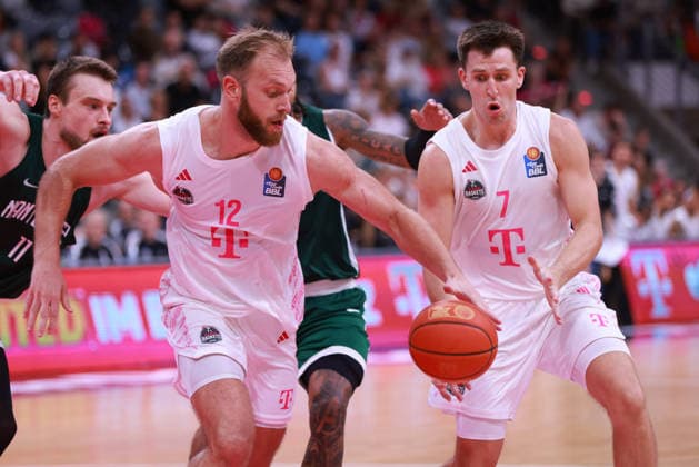 Melvin Jostmann (Bonn) und Grayson Murphy (Bonn), Bonn, Deutschland, 13.09.2026, Basketball, Testspiel, Telekom Baskets Bonn vs Nanterre 92.