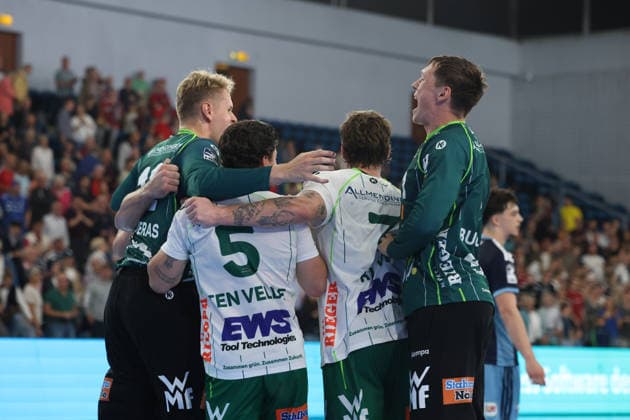 Handball I Herren I Saison 2026 2027 I Bundesliga I 4. Spieltag I Handball Club Hamburg - FRISCH AUF! Göppingen I 13.09.2026 Freude bei Frisch Auf Göppingen nach dem Auswärtssieg in Hamburg Hamburg Alsterdorfer Sporthalle Hamburg Deutschland Copyright: xLobeca RalfxHomburgx