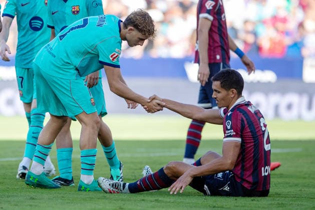 ESP: LaLiga EA Sports UD Levante v FC Barcelona, Barca Fermin Lopez of FC Barcelona and Matias Moreno of Levante during LaLiga EA Sports, between UD Levante v FC Barcelona played at Ciudad de Valencia Stadium in Valencia on September 12, 2026 in Spain; Valencia Spain Futbol Copyright: xAgenciaxLOFx