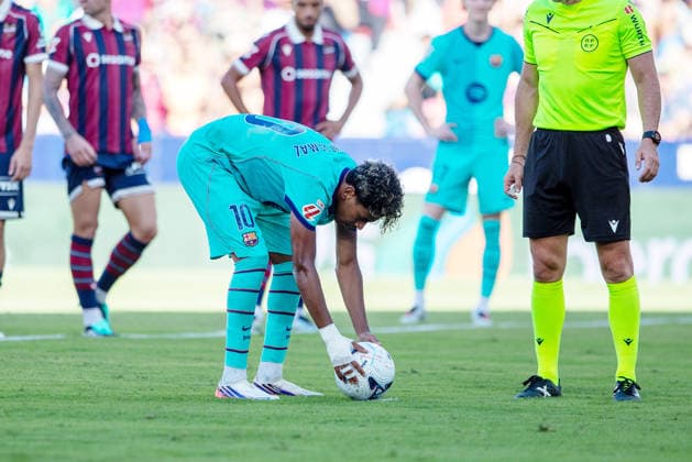 ESP: LaLiga EA Sports UD Levante v FC Barcelona, Barca Lamine Yamal of FC Barcelona scores goal and celebrates during LaLiga EA Sports, between UD Levante v FC Barcelona played at Ciudad de Valencia Stadium in Valencia on September 12, 2026 in Spain; Valencia Spain Futbol Copyright: xAgenciaxLOFx