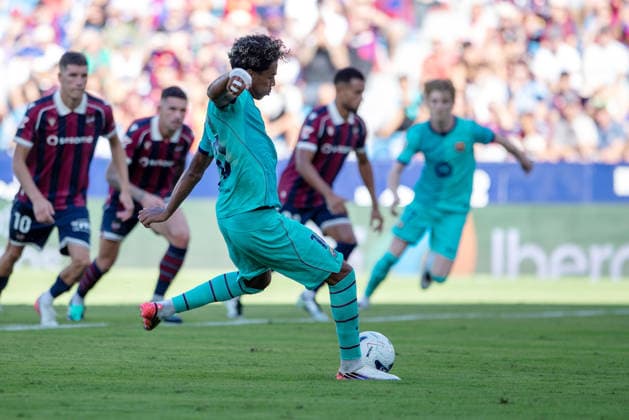 ESP: LaLiga EA Sports UD Levante v FC Barcelona, Barca Lamine Yamal of FC Barcelona scores goal and celebrates during LaLiga EA Sports, between UD Levante v FC Barcelona played at Ciudad de Valencia Stadium in Valencia on September 12, 2026 in Spain; Valencia Spain Futbol Copyright: xAgenciaxLOFx