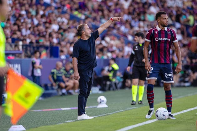 ESP: LaLiga EA Sports UD Levante v FC Barcelona, Barca Hansi Flick of FC Barcelona during LaLiga EA Sports, between UD Levante v FC Barcelona played at Ciudad de Valencia Stadium in Valencia on September 12, 2026 in Spain; Valencia Spain Futbol Copyright: xAgenciaxLOFx