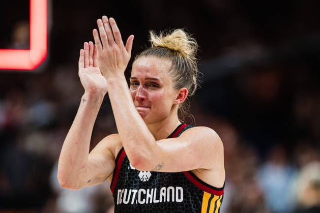 FIBA Women™s Basketball World Cup 2026: Spanien vs. Deutschland, 13.09.2026 Leonie Fiebich (Deutschland, 13) enttäuscht, Tränen; Basketball, FIBA Women™s Basketball World Cup 2026, Final Phase, Spiel um Platz 3: Spanien vs. Deutschland am 13.09.2026 in der Uber Arena, Berlin Copyright: xBEAUTIFULxSPORTS Tonhäuserx