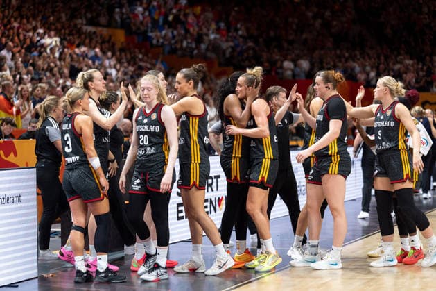 deutsche Mannschaft enttaeuscht Enttaeuschung nach Niederlage, GER, Spanien vs. Deutschland, Basketball, FIBA Women s World Cup 2026, Spiel um Platz 3, 13.09.2026 GER, Spanien vs. Deutschland, Basketball, FIBA Women s World Cup 2026, Spiel um Platz 3, 13.09.2026 Berlin Copyright: xEibner-Pressefoto MaxxVincenx EP_MVN
