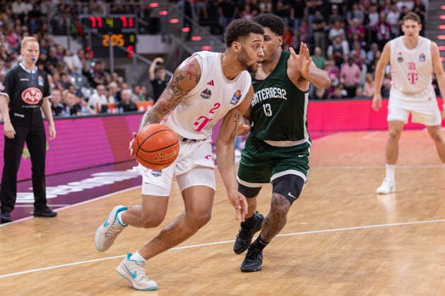 Testspiel: Telekom Baskets Bonn vs. JSF Nanterre 92, 13.09.2026 Alijah Comithier (Telekom Baskets Bonn 2) gegen Xavier Misael Castaneda (JSF Nanterre 92 13) -- Testspiel: Telekom Baskets Bonn vs. JSF Nanterre 92, 13.09.2026, Telekom Dome Bonn Copyright: xBEAUTIFULxSPORTS Derixx