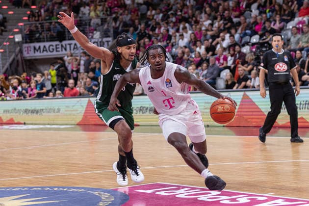 Testspiel: Telekom Baskets Bonn vs. JSF Nanterre 92, 13.09.2026 John-Michael Wright (Telekom Baskets Bonn 1) gegen Xavier Misael Castaneda (JSF Nanterre 92 13) -- Testspiel: Telekom Baskets Bonn vs. JSF Nanterre 92, 13.09.2026, Telekom Dome Bonn Copyright: xBEAUTIFULxSPORTS Derixx