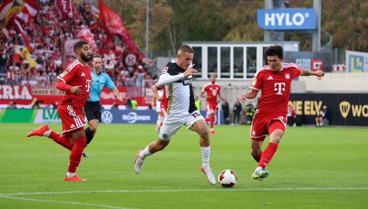 13.09.2026, Fussball, Herren, 1. Bundesliga, Saison 2026 2027, SV 07 Elversberg - FC Bayern München, Ismael Saibari (FC Bayern München) Lukas Pinckert (SV 07 Elversberg) Minjae Kim (FC Bayern München) Elversberg Ursapharm-Arena an der Kaiserlinde Saarland Deutschland Copyright: xFabianxKleerx